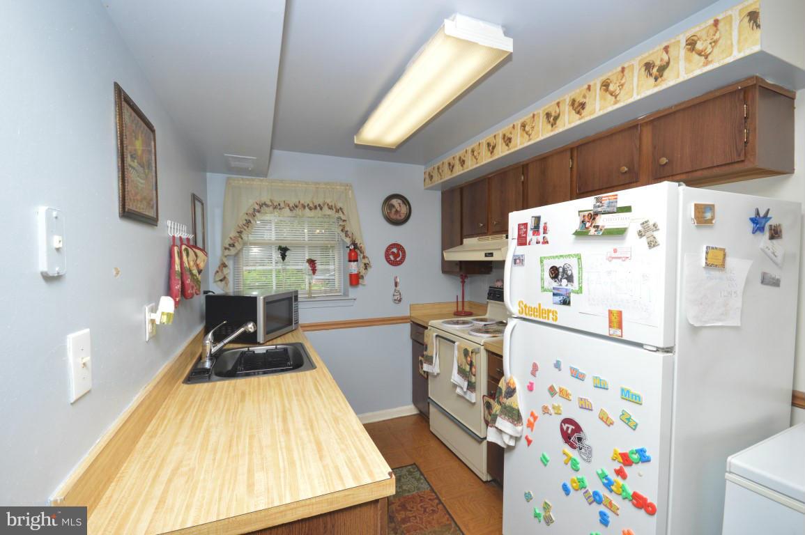 7948 Brighton Way Manassas, VA 20109 - Photo 7 of 8 Kitchen