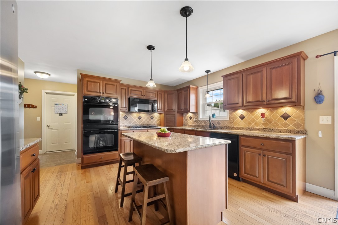 114 Willow Tree Terrace Oneida, NY 13421 - Photo 15 of 47