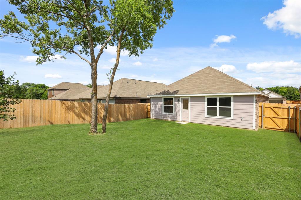 1509 Romans Road Ennis, TX 75119 - Photo 17 of 36