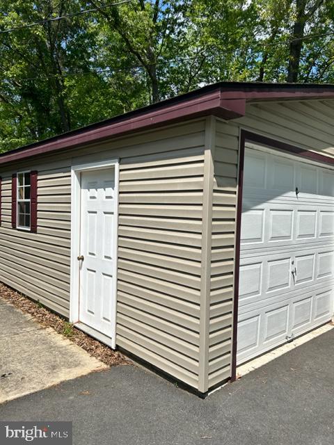 380 McCarty Road Fredericksburg, VA 22405 - Photo 2 of 30 Side View of garage
