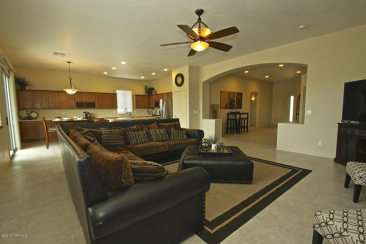 3442 South Desert Promenade Road Tucson, AZ 85735 - Photo 4 of 37