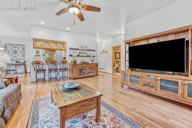 8314 Inca Road Larkspur, CO 80118 - Photo 17 of 47 Gallery Image 17