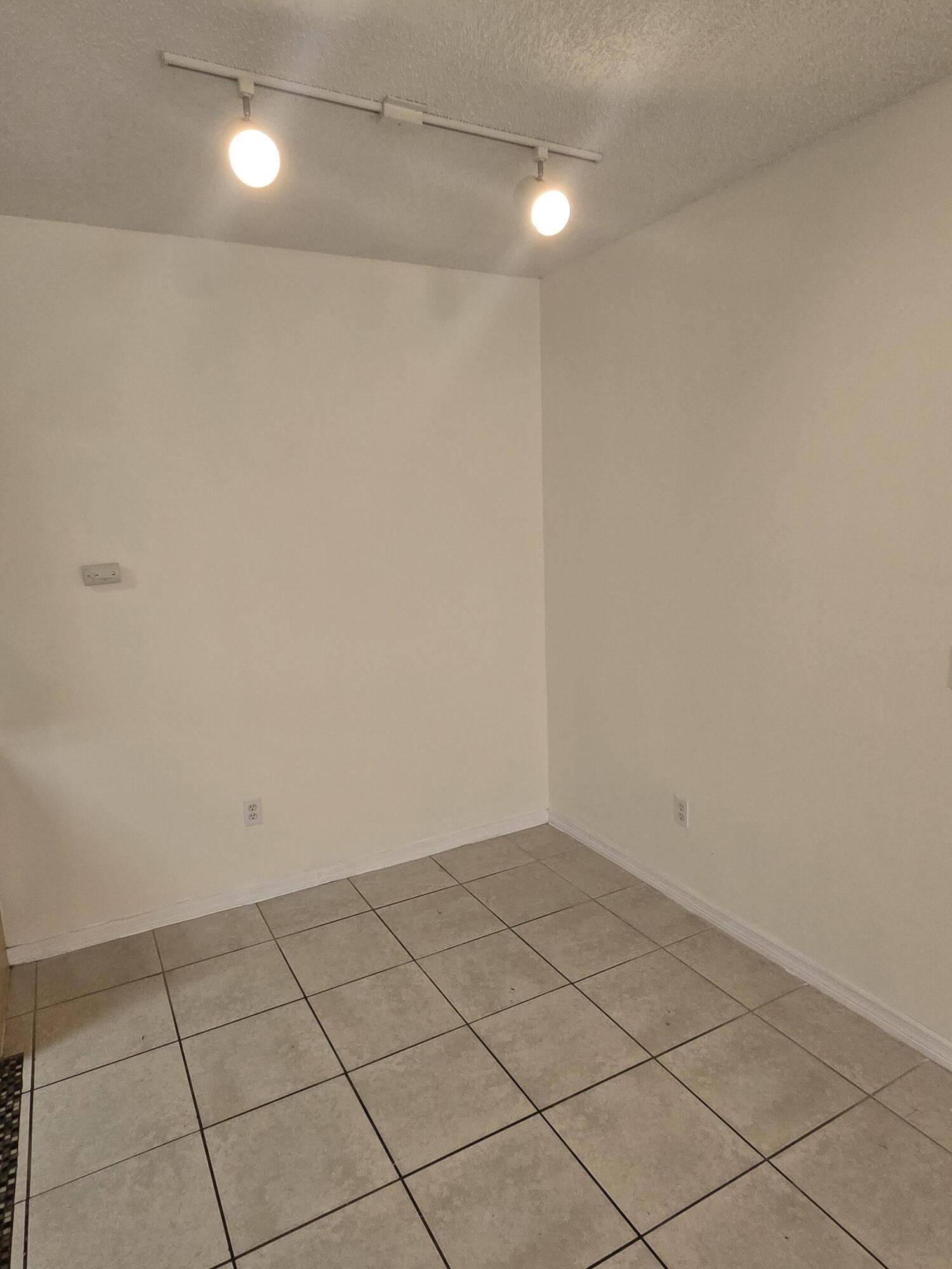 10306 Fox Trail Road South, Unit 912 West Palm Beach, FL 33411 - Photo 14 of 18 1000409223