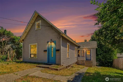 $459,999 | 140 South Cambrian Avenue, Bremerton, WA 98312