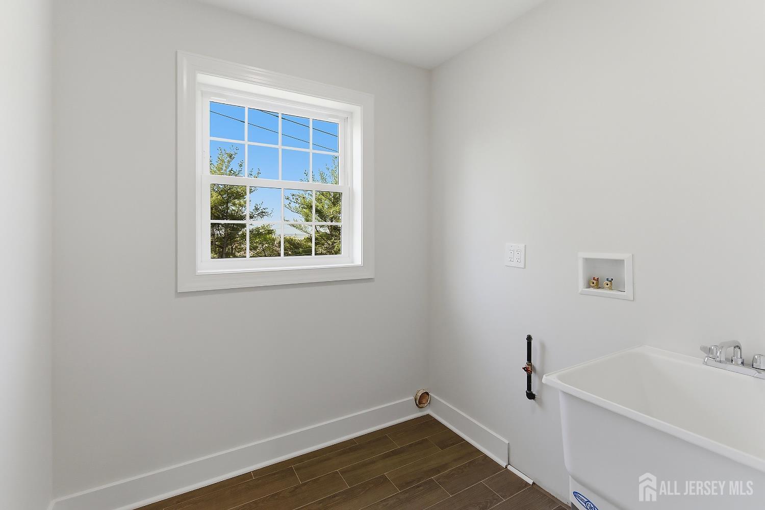3 Lillian Street Fords, NJ 08863 - Photo 12 of 28 a small space with a window