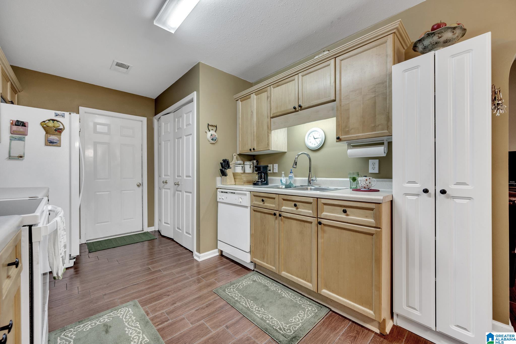 395 Walker Way Pelham, AL 35124 - Photo 10 of 24