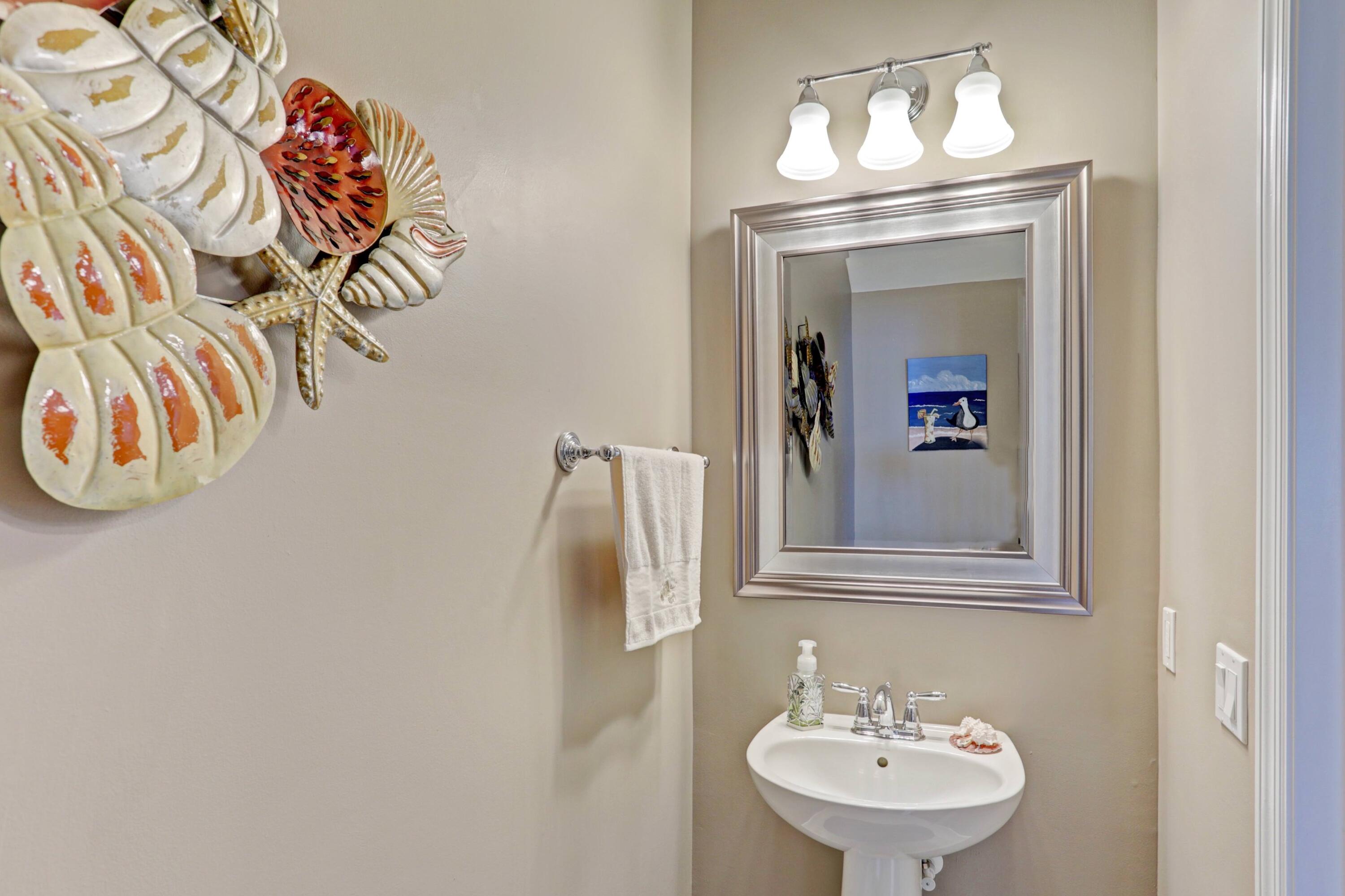 2742 Avalon Way Jupiter, FL 33458 - Photo 9 of 48 Powder Room