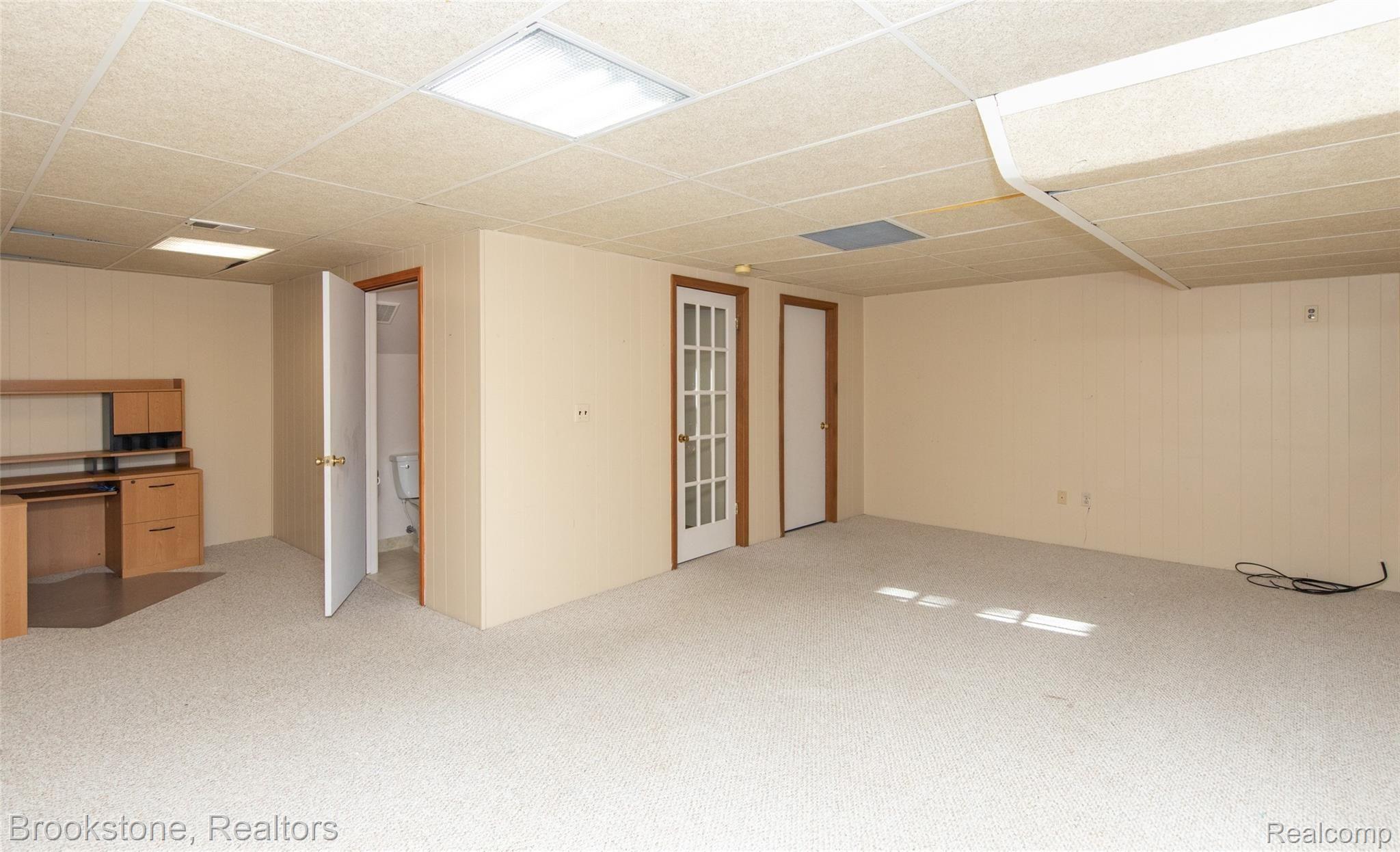 937 Ten Point Drive Rochester, MI 48309 - Photo 39 of 40 Second Office area