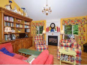 108 Beaver Ridge Road Asheville, NC 28804 - Photo 4 of 14 Gallery Image 4