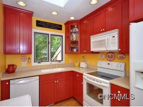 108 Beaver Ridge Road Asheville, NC 28804 - Photo 5 of 14 Gallery Image 5