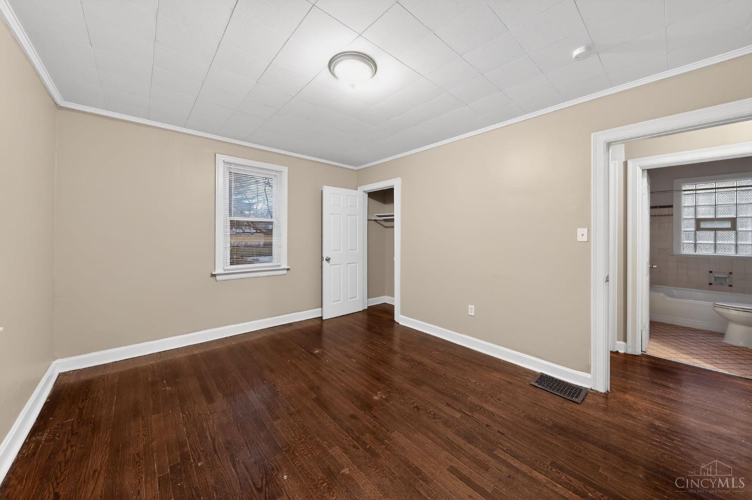 1166 Groesbeck Road Cincinnati, OH 45224 - Photo 17 of 33