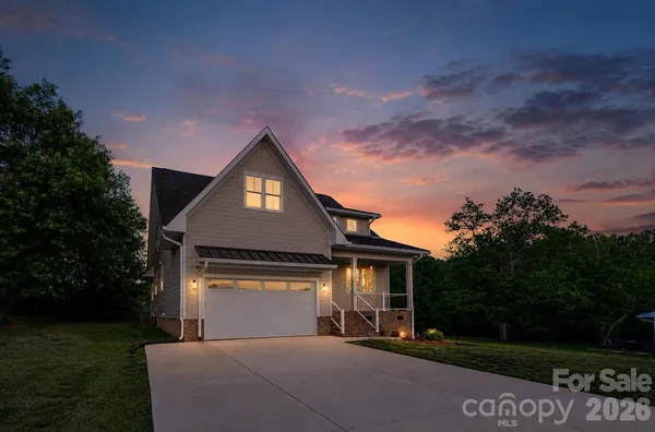 $525,000 | 102 Starmount Drive, Kings Mountain, NC 28086