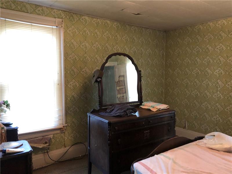422 New York Avenue Rochester, PA 15074 - Photo 9 of 13 Gallery Image 9