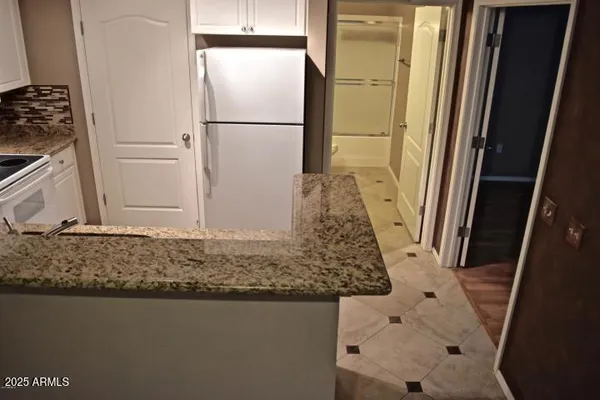 $1,500 | 1701 East Colter Street, Unit 240, Phoenix, AZ 85016