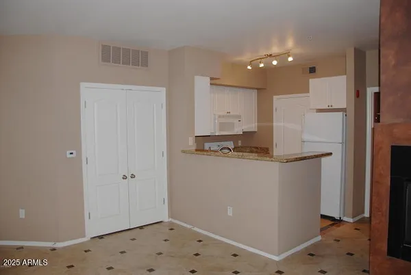 $1,500 | 1701 East Colter Street, Unit 240, Phoenix, AZ 85016