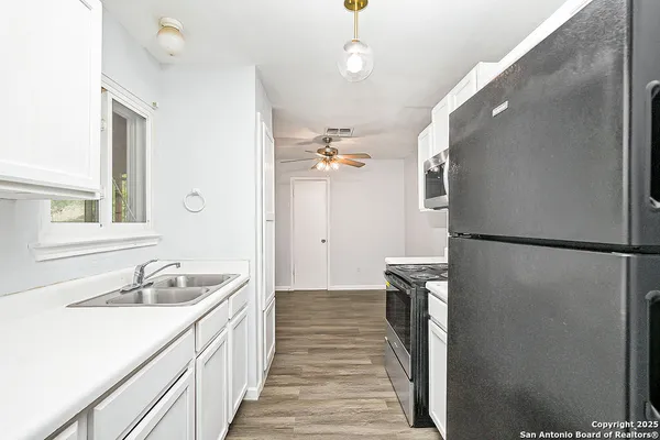 $1,600 | 12215 Stoney Crossing, San Antonio, TX 78247