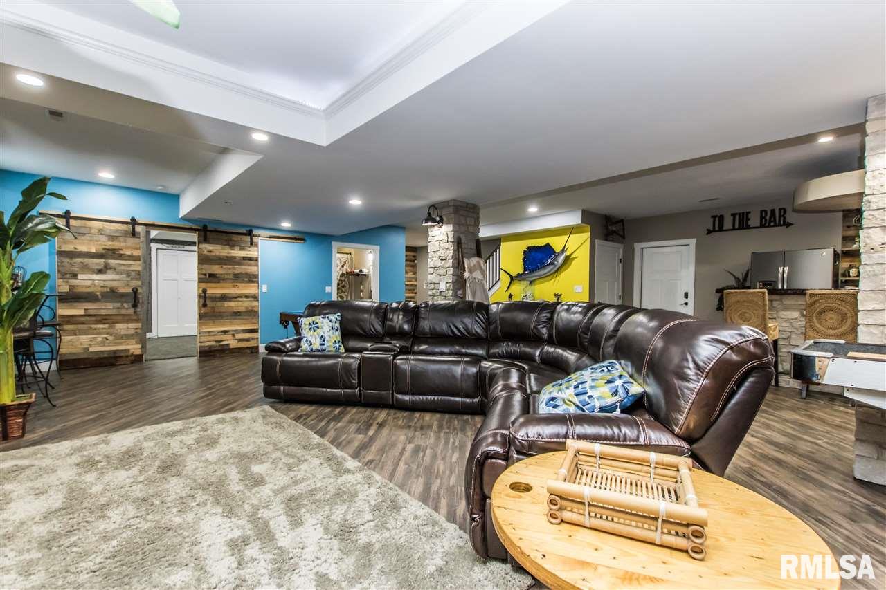 1745 Kingsbury Road Washington, IL 61571 - Photo 20 of 34 Gallery Image 20