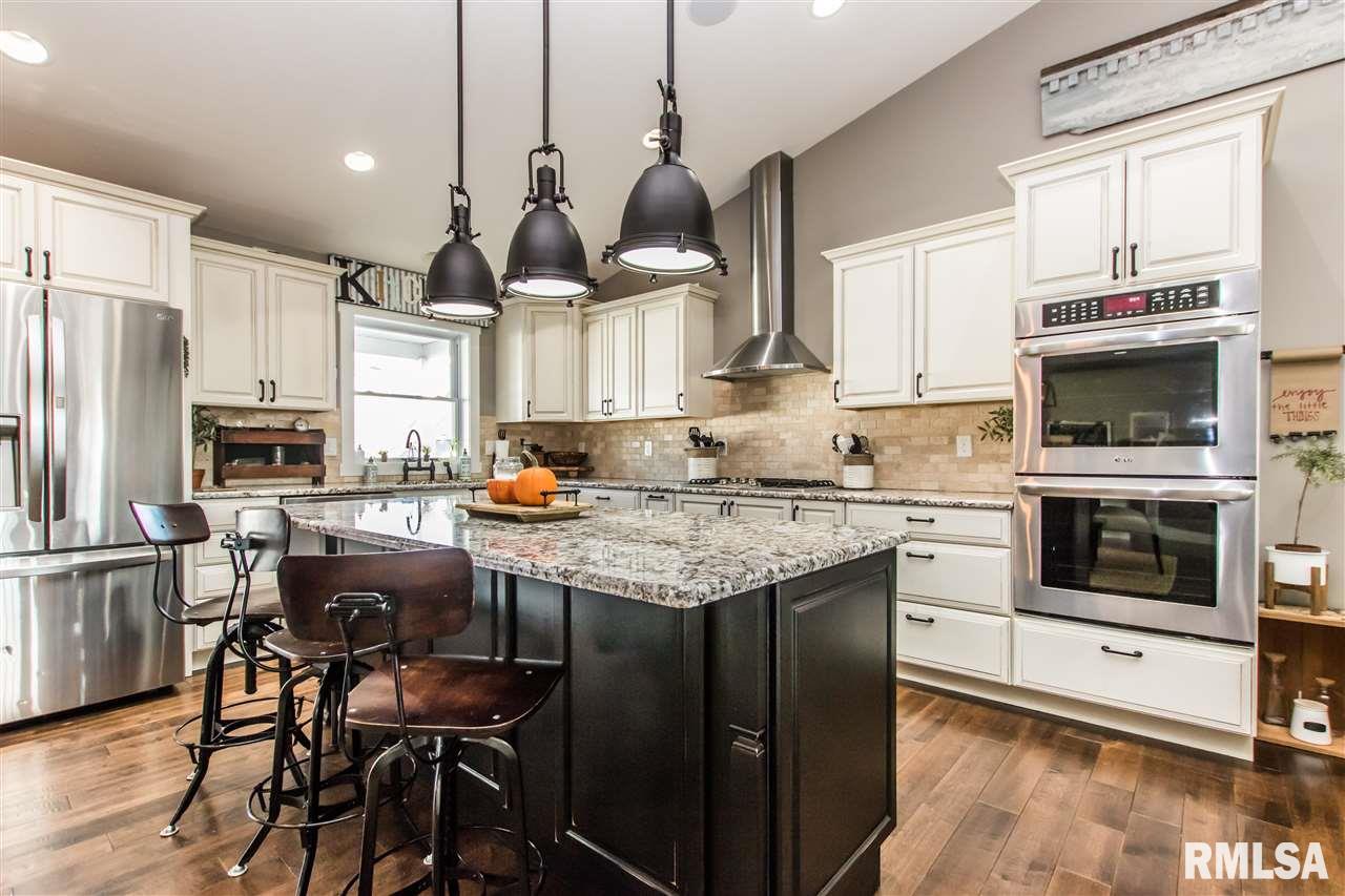 1745 Kingsbury Road Washington, IL 61571 - Photo 5 of 34 Gallery Image 5