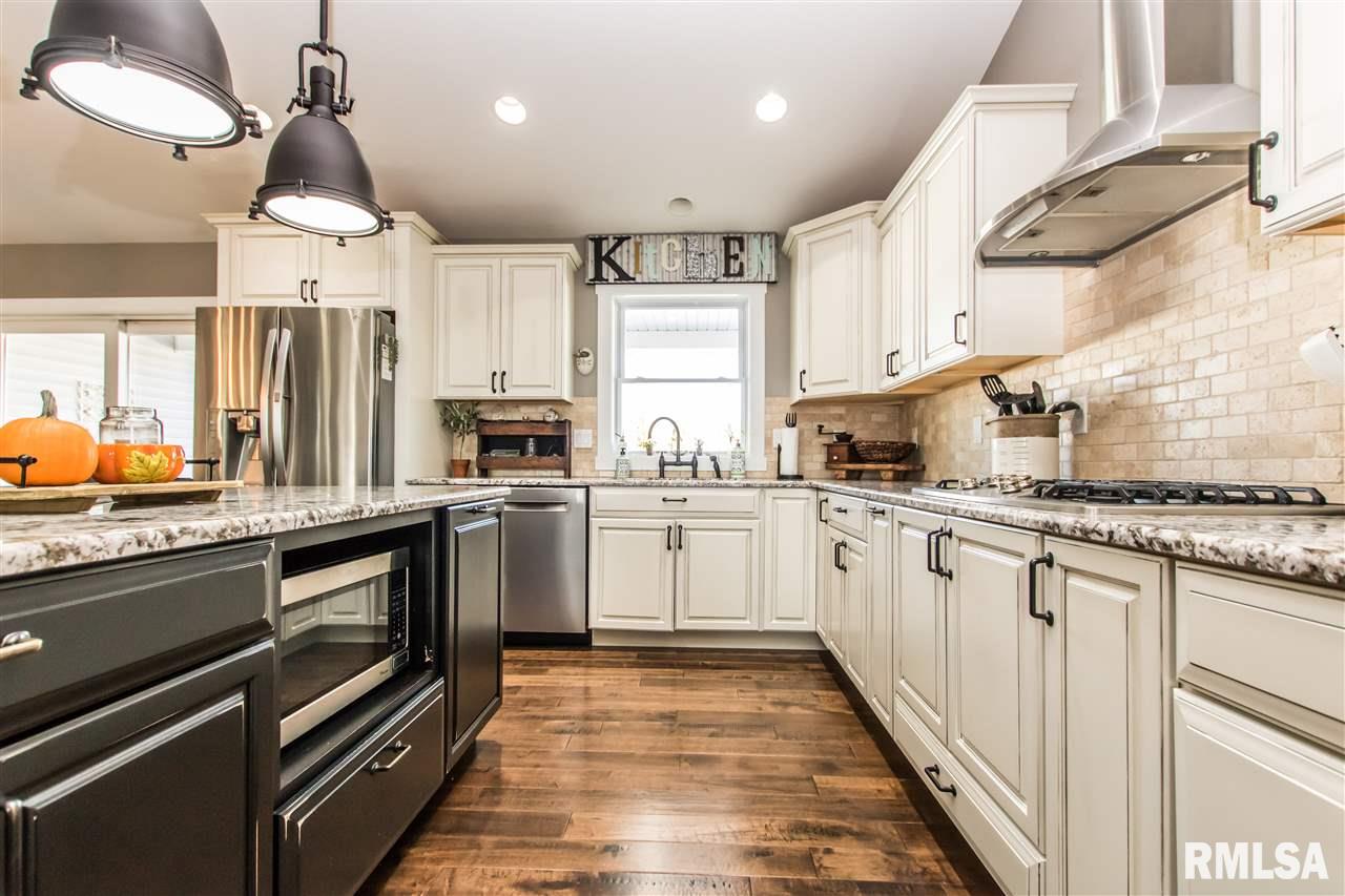 1745 Kingsbury Road Washington, IL 61571 - Photo 7 of 34 Gallery Image 7