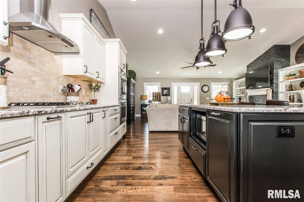 1745 Kingsbury Road Washington, IL 61571 - Photo 8 of 34 Gallery Image 8
