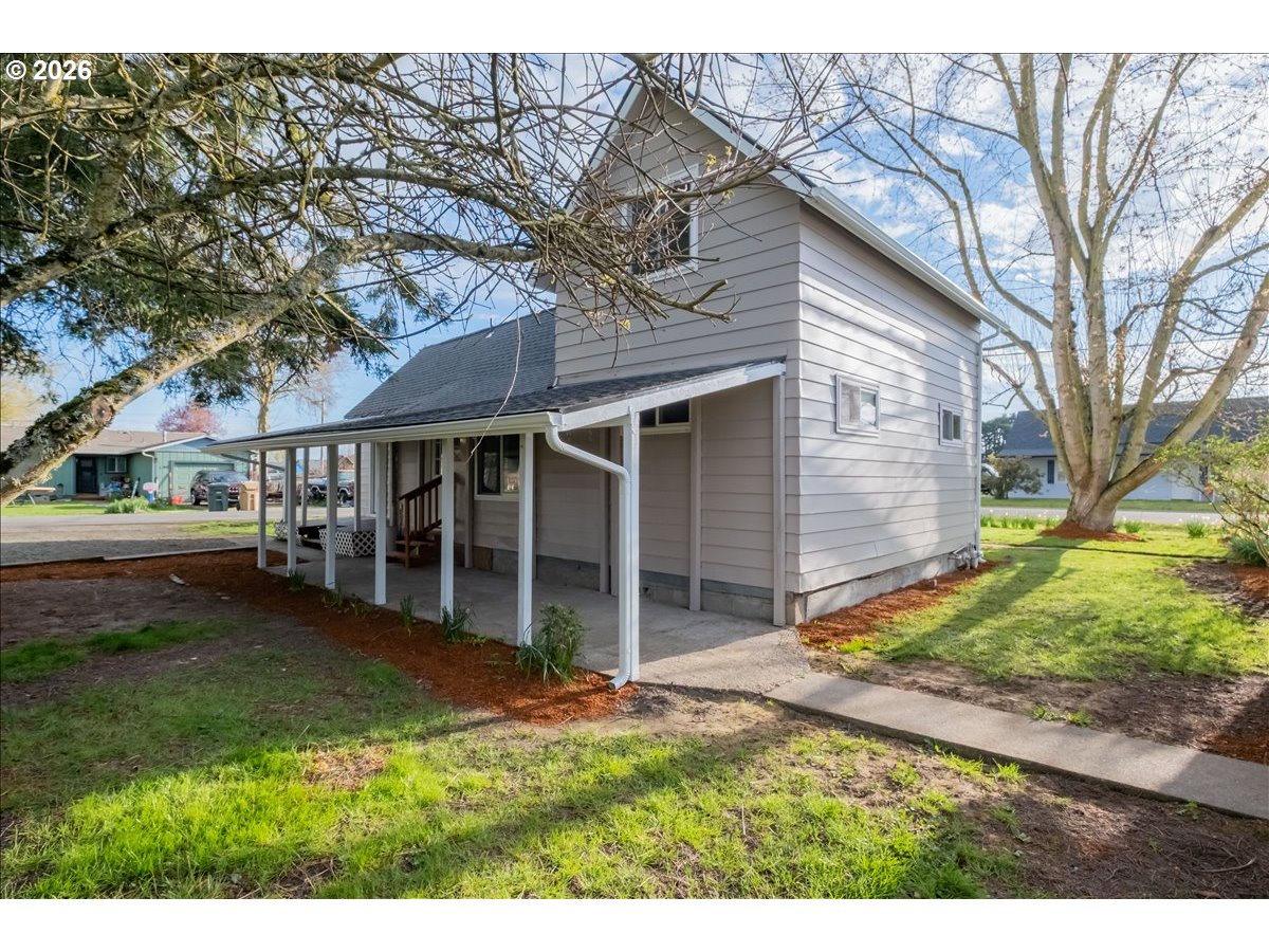 111 East 3rd Street Halsey, OR 97348 - Photo 9 of 41