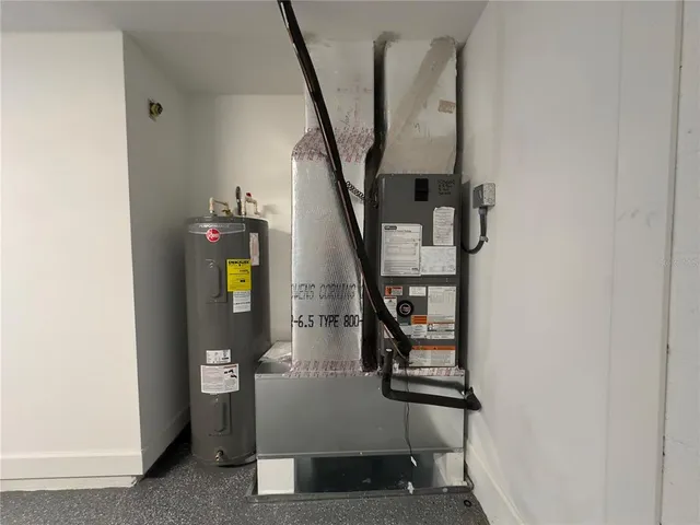 a view of entryway and hall