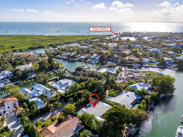 $11,600,000 | 221 Knollwood Drive, Key Biscayne, FL 33149
