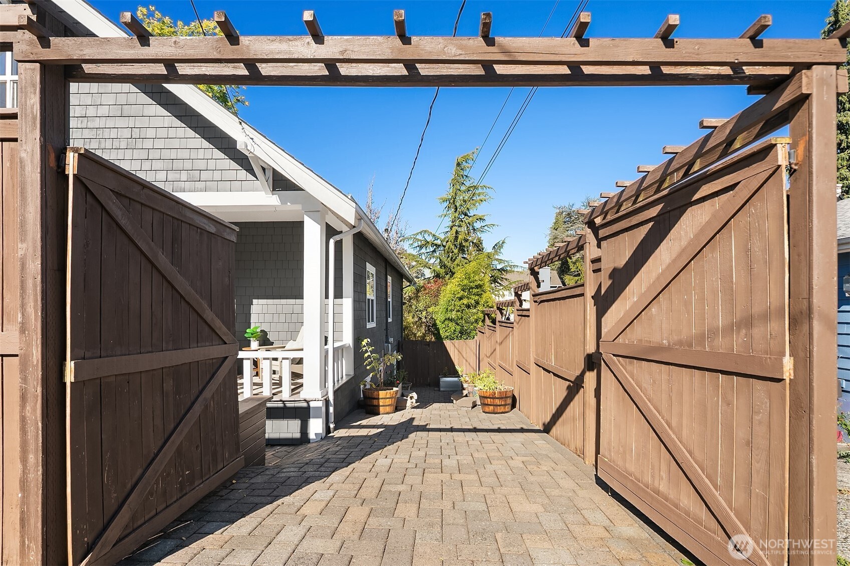 902 North 93rd Street Seattle, WA 98103 - Photo 32 of 34 a view of outdoor space and deck