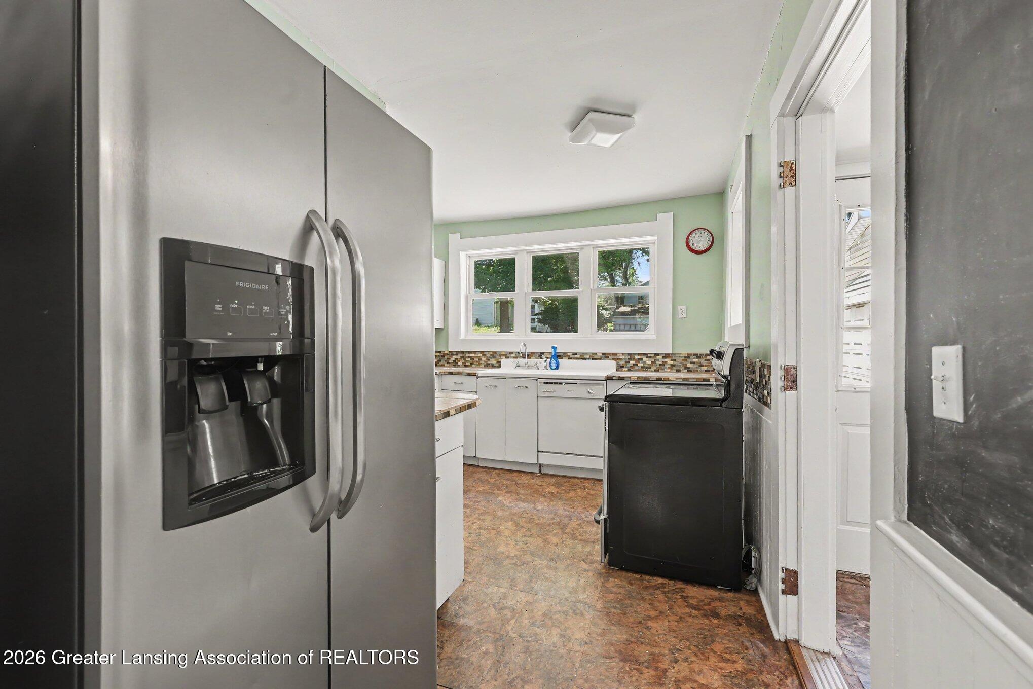 616 South Clinton Street Stockbridge, MI 49285 - Photo 6 of 24 Kitchen
