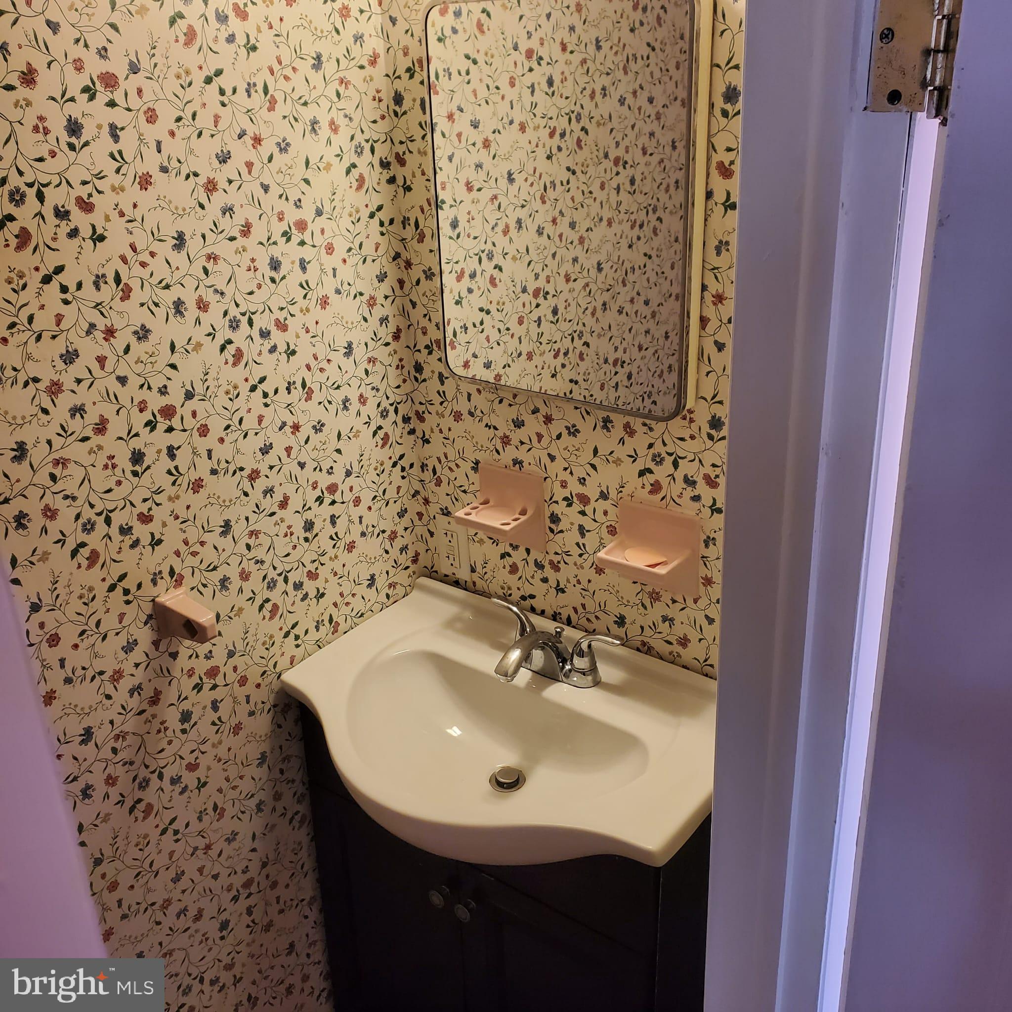 1329 Powell Road Brookhaven, PA 19015 - Photo 11 of 29