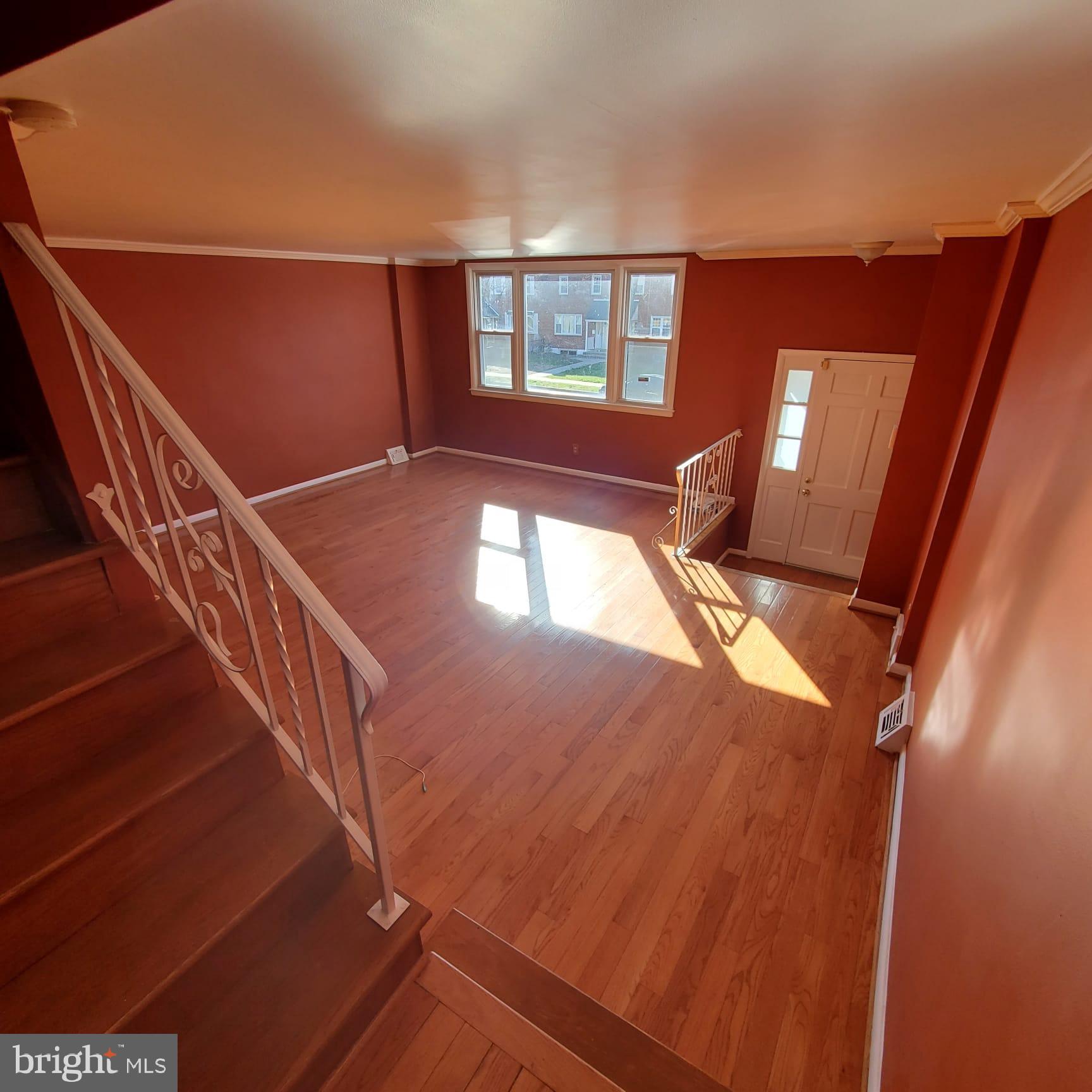 1329 Powell Road Brookhaven, PA 19015 - Photo 4 of 29
