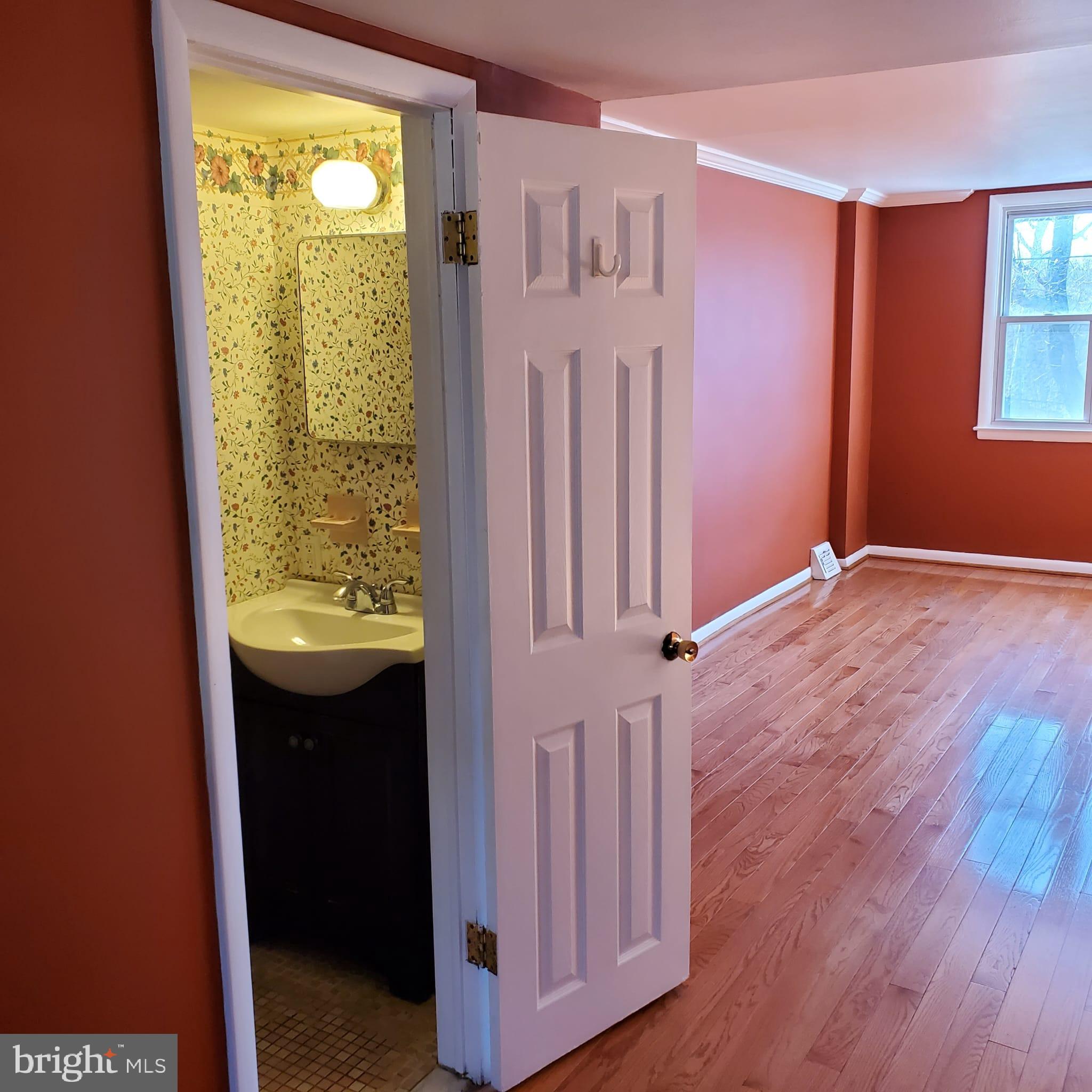 1329 Powell Road Brookhaven, PA 19015 - Photo 9 of 29