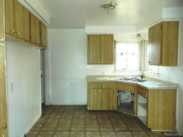 29150 Beechnut Street Inkster, MI 48141 - Photo 19 of 26 261-859179_Kitchen.JPG