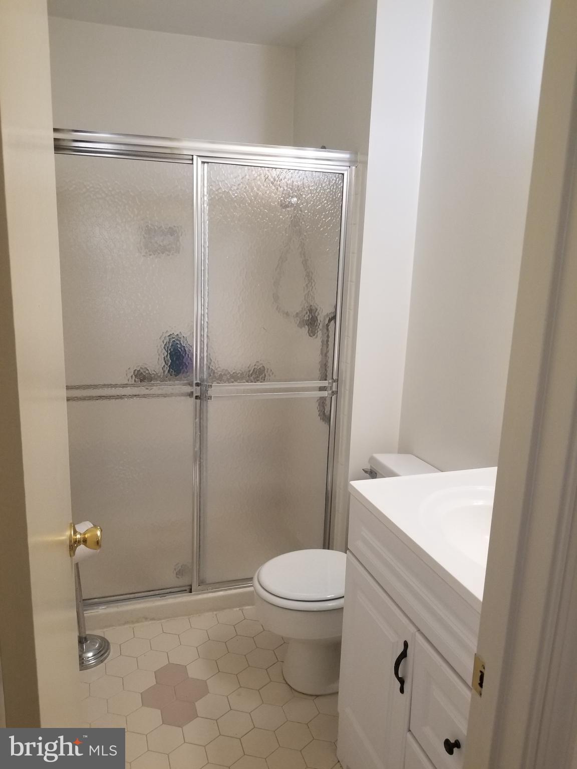 2229 Double Eagle Court Reston, VA 20191 - Photo 12 of 30 Primary Bathroom