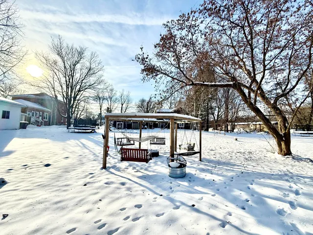 $189,900 | 236 West Main Street, Vermontville, MI 49096