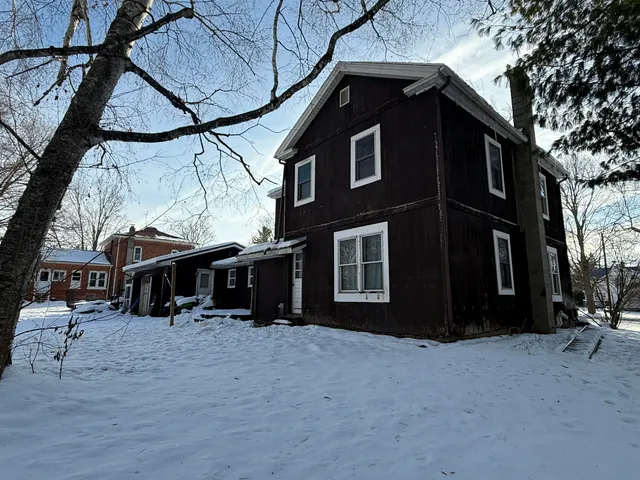 $189,900 | 236 West Main Street, Vermontville, MI 49096