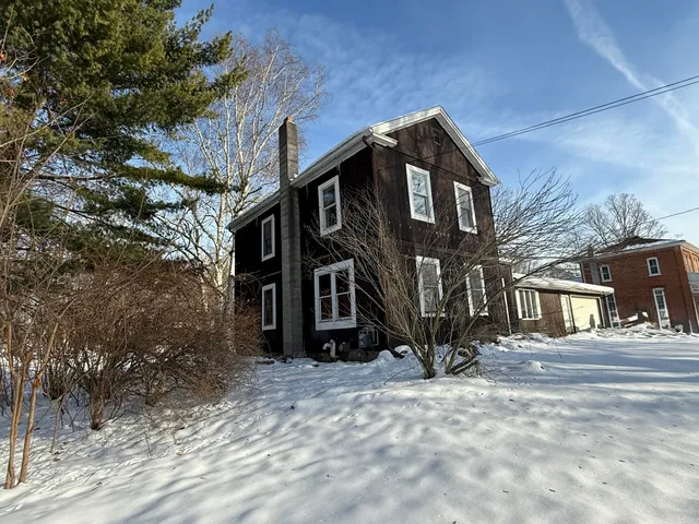 $189,900 | 236 West Main Street, Vermontville, MI 49096