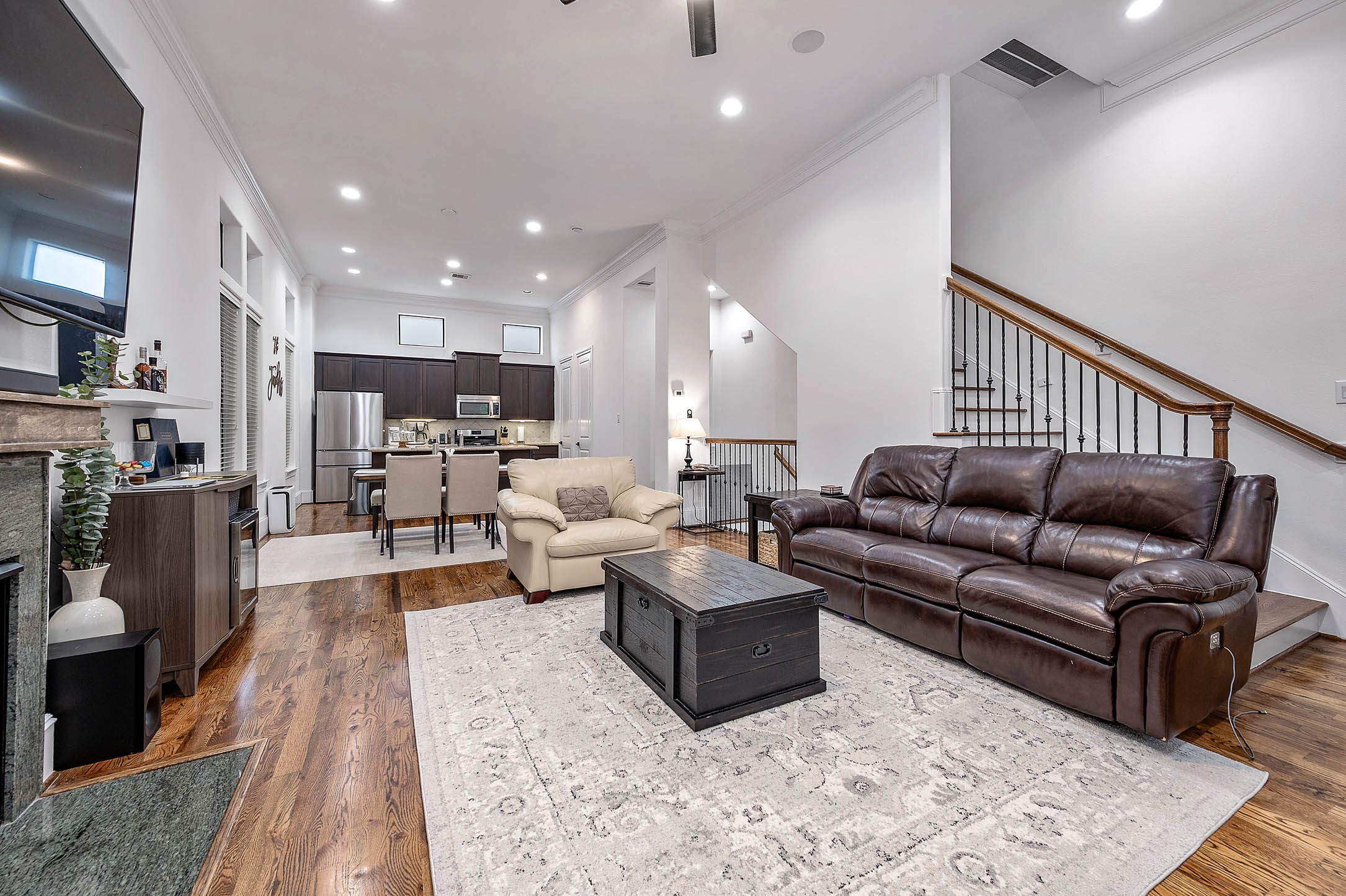 3205 Maxroy Street Houston, TX 77008 - Photo 1 of 34