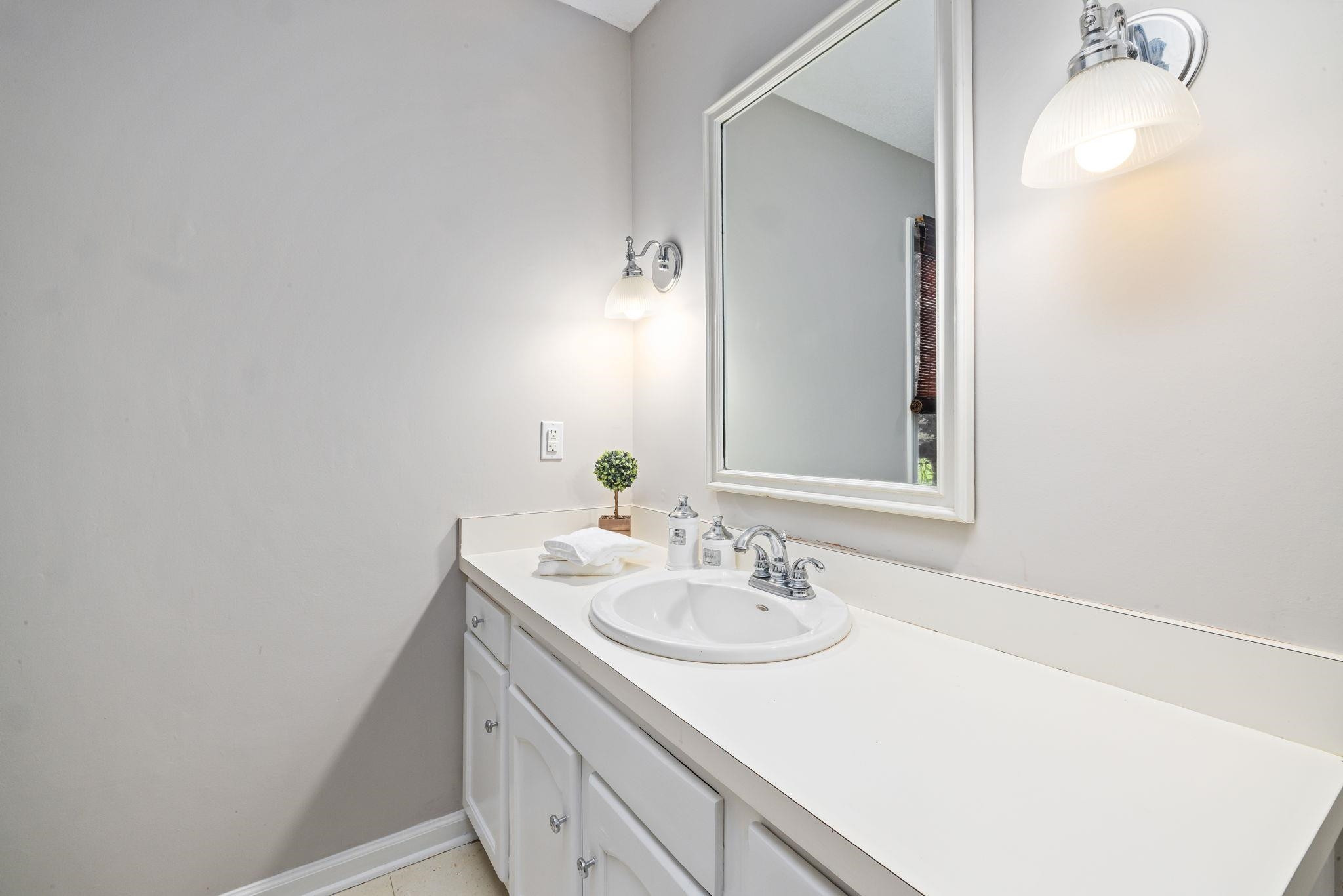 8708 Harrogate Court Raleigh, NC 27613 - Photo 29 of 39 Full Bathroom