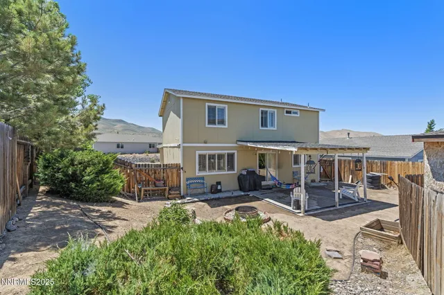 a picture of a wall with a picture of a wall