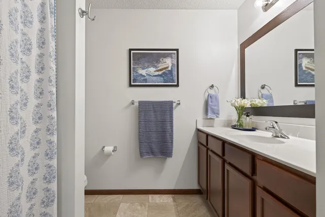 $359,900 | 1020 Fox Crossing, Young America, MN 55397