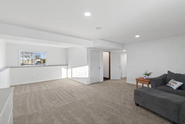 $359,900 | 1020 Fox Crossing, Young America, MN 55397