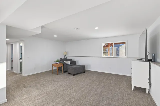 $359,900 | 1020 Fox Crossing, Young America, MN 55397