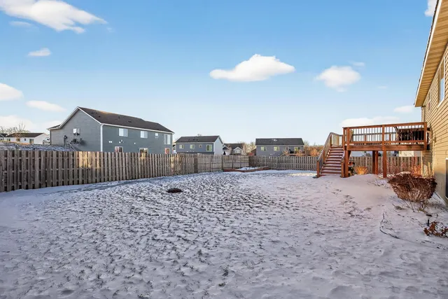 $359,900 | 1020 Fox Crossing, Young America, MN 55397