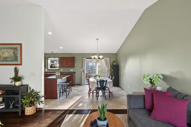 $359,900 | 1020 Fox Crossing, Young America, MN 55397