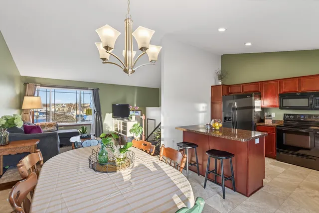 $359,900 | 1020 Fox Crossing, Young America, MN 55397