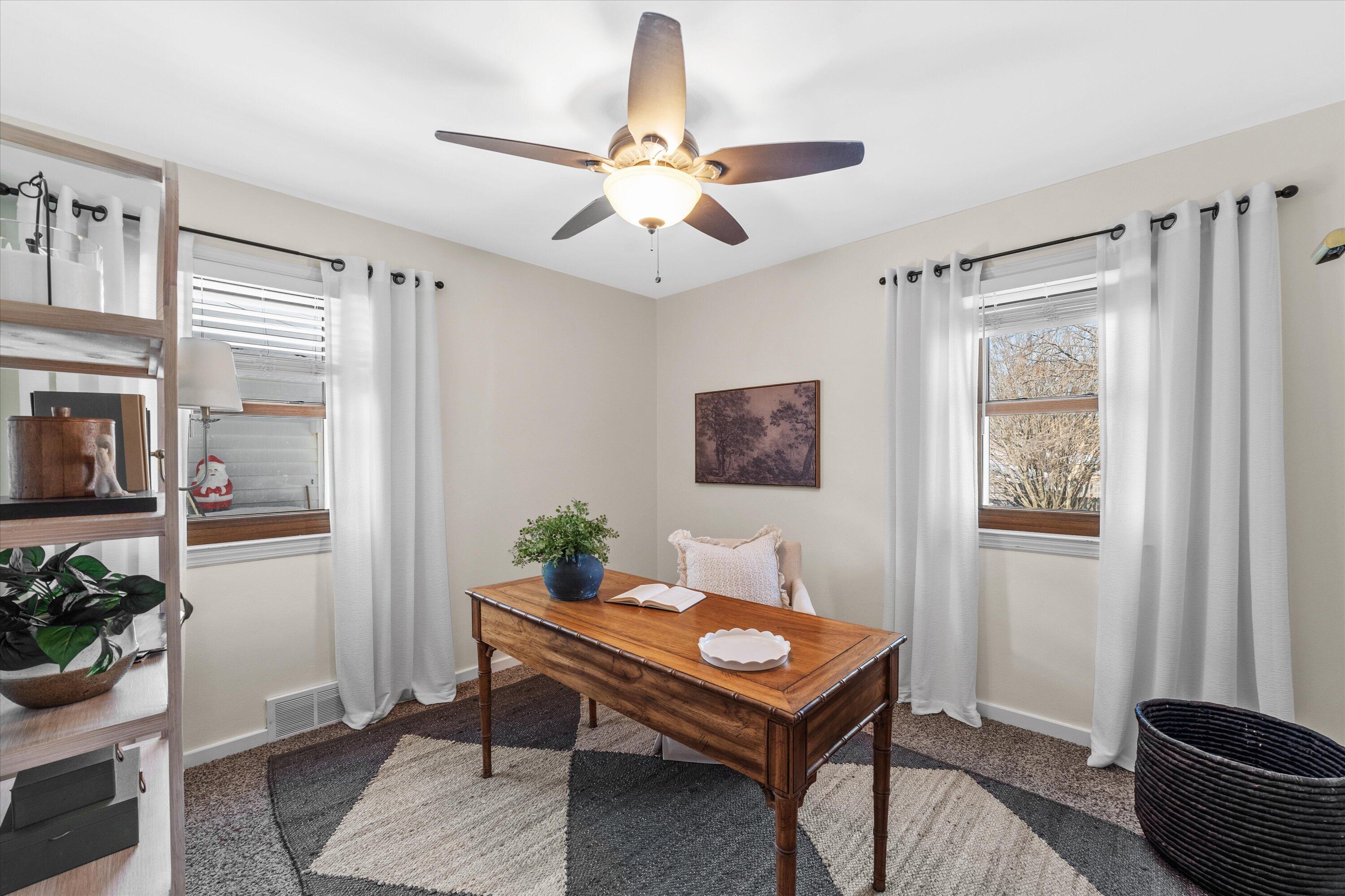 338 East Norwich Street Milwaukee, WI 53207 - Photo 19 of 42 10-P1292565