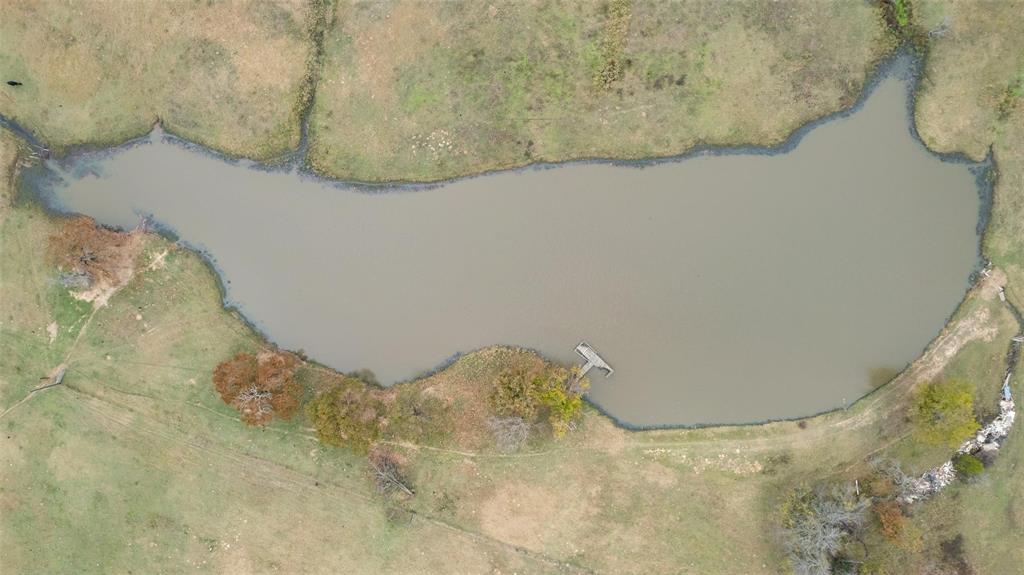 1436 County Road 2320, Unit 2 Como, TX 75431 - Photo 18 of 18 a view of bath tub sitting in a bathroom