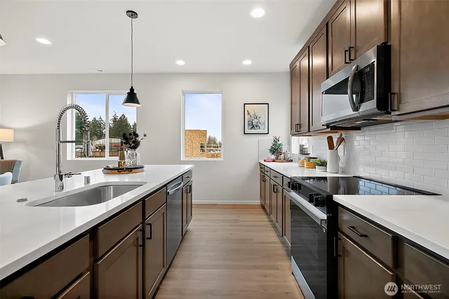 $769,950 | 18523 Southeast 271st Court, Covington, WA 98042