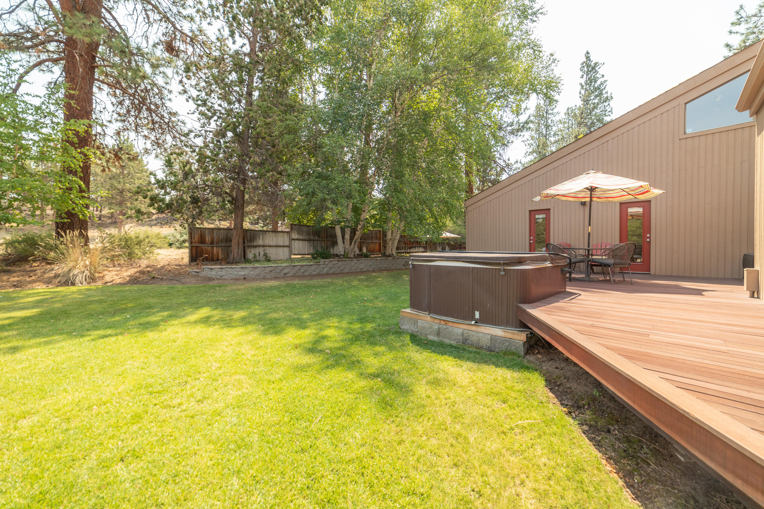 2020 Northwest Putnam Road Bend, OR 97703 - Photo 8 of 51 PhotoMyListing-49